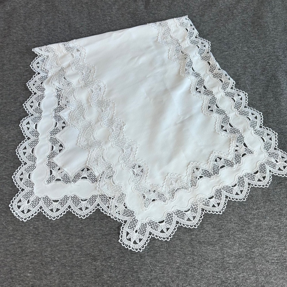 Erasme Wohntextilien White Lace Table Runner Made in Germany 52x21 Vintage